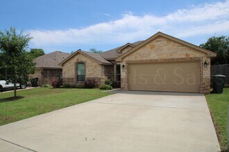 Building Photo - Temple 4 bedroom in Carriage House Subdivi...