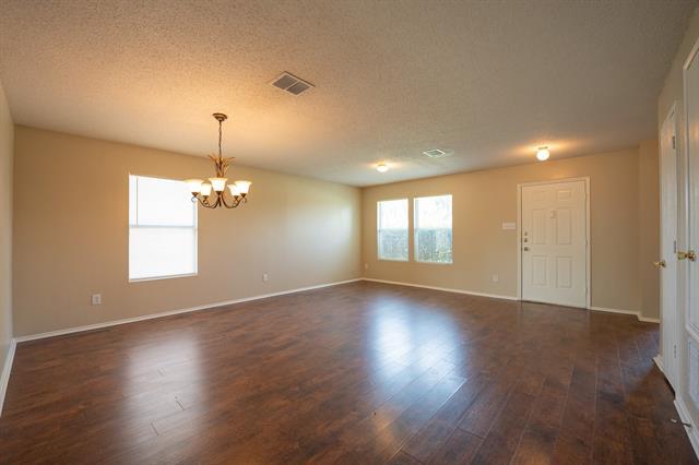 Building Photo - 1420 Bumble Bee Dr
