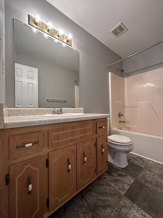 Building Photo - 113 Hickory Trace Rd