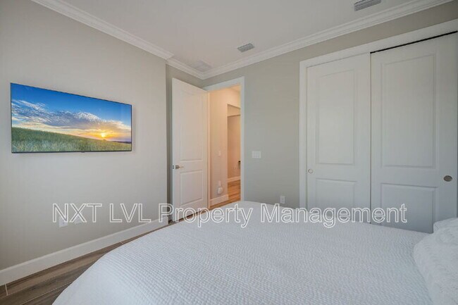 Building Photo - 16112 Lakeland Dr