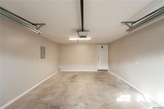 Building Photo - 129 Pine Meadows Cir