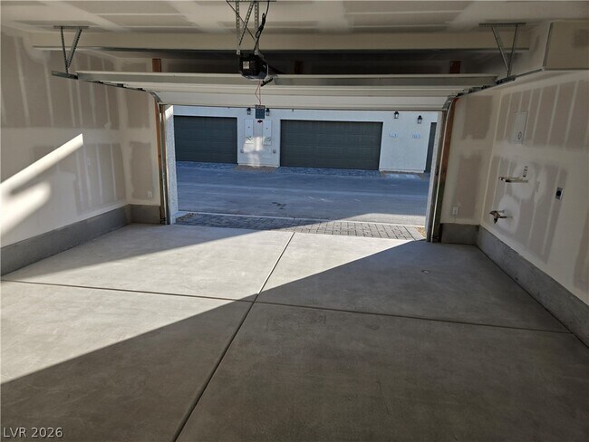 Building Photo - 6079 Cosmos Gdn St