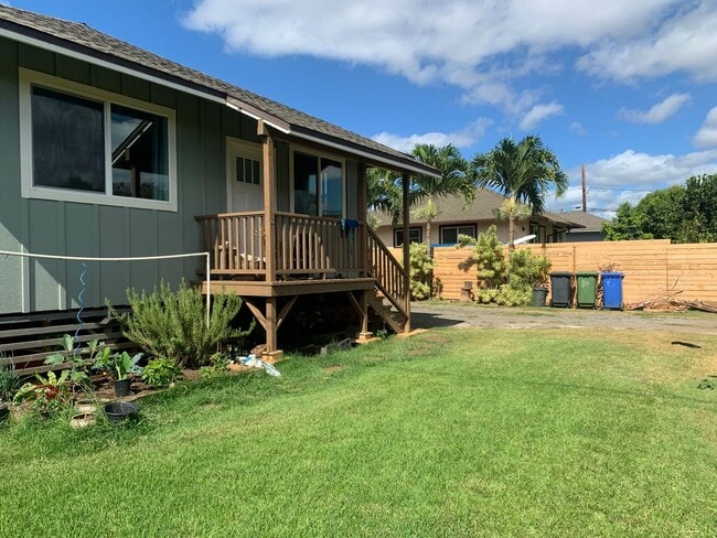 Building Photo - Renovated 3 bed, 2 bath Duplex Home in Waialua