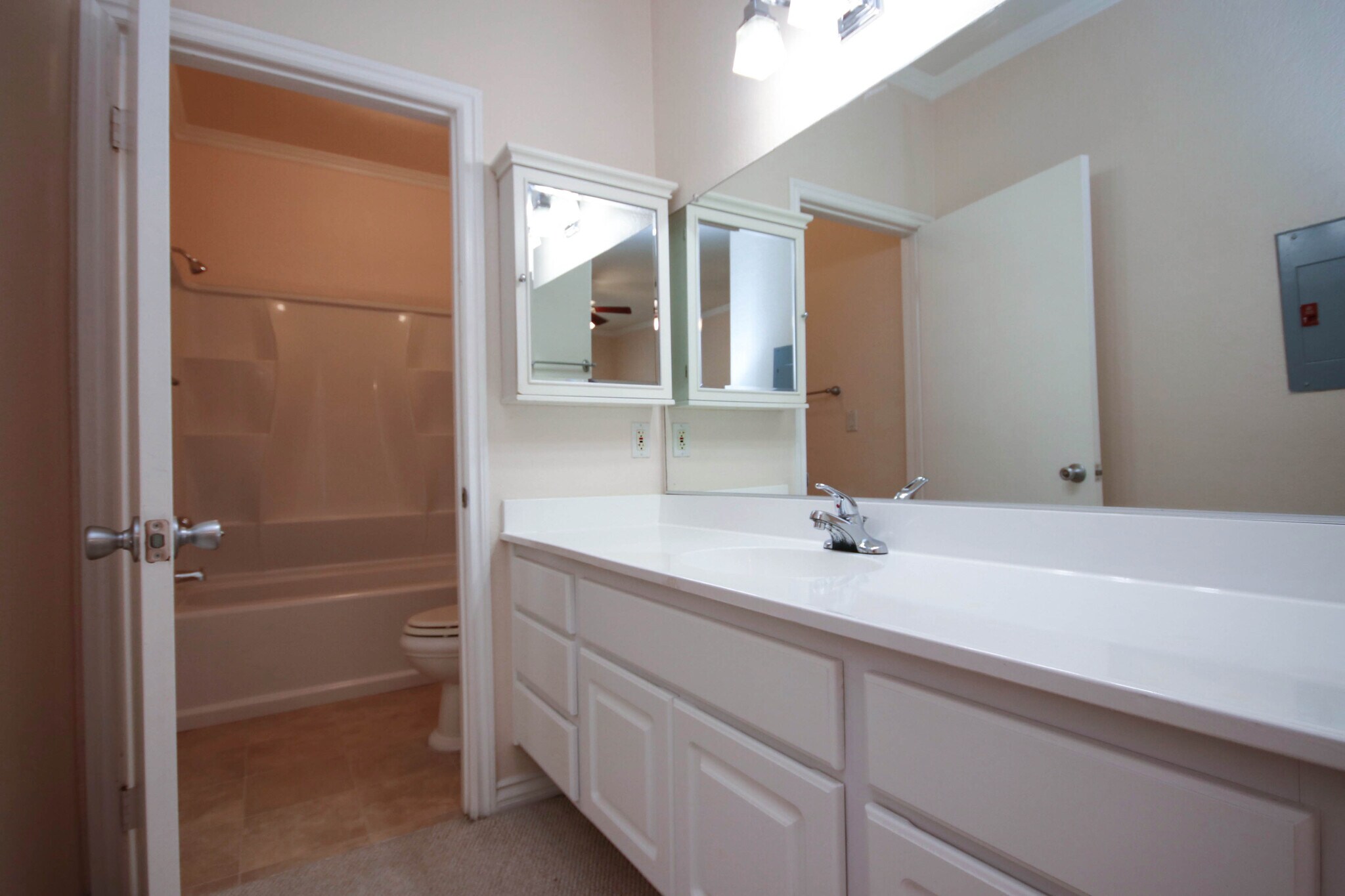 Building Photo - 300 N El Molino Ave