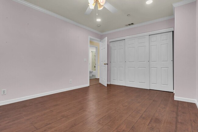 Building Photo - 5246 N Gareloch Ave