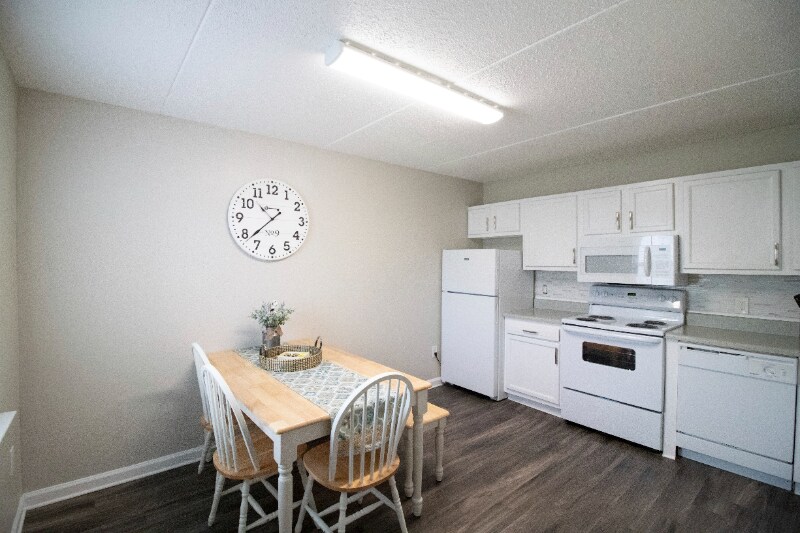 Building Photo - 3103 8th Ave