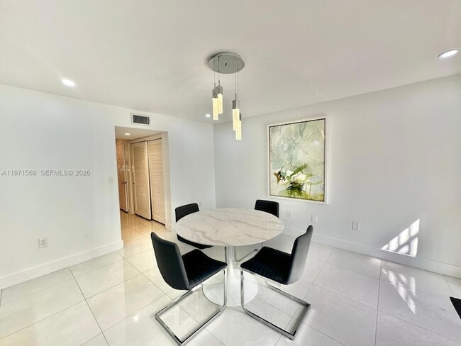 Building Photo - 3736 NE 166th St