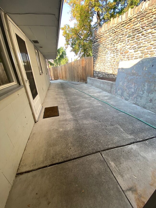 Building Photo - Johnson Duplex Apartments