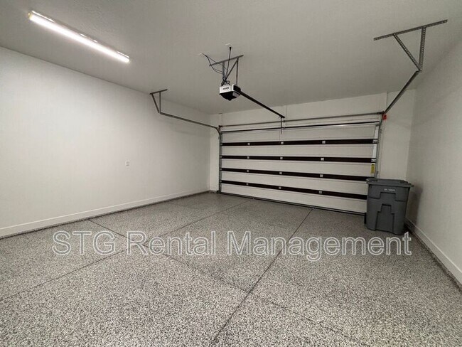 Building Photo - 2916 E Snowberry Dr