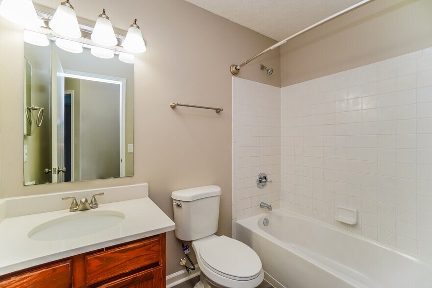 Building Photo - 5740 Blanton Park Dr