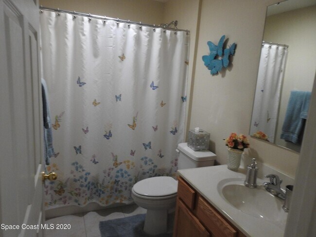 Building Photo - 1664 La Maderia Dr