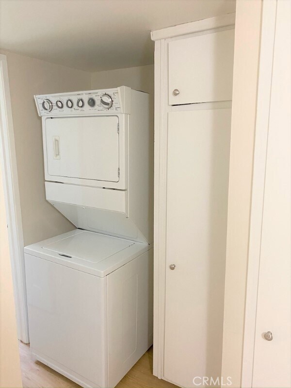 Building Photo - 973 Mission Dr