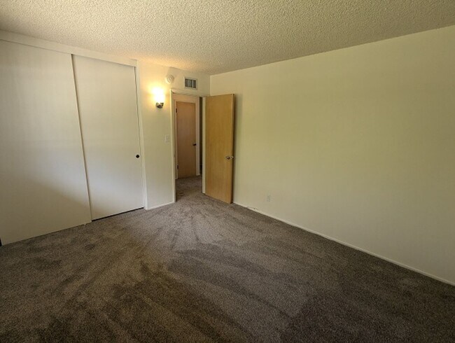 Building Photo - 5964 Hughes St