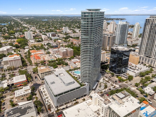 Building Photo - 400 Central Ave