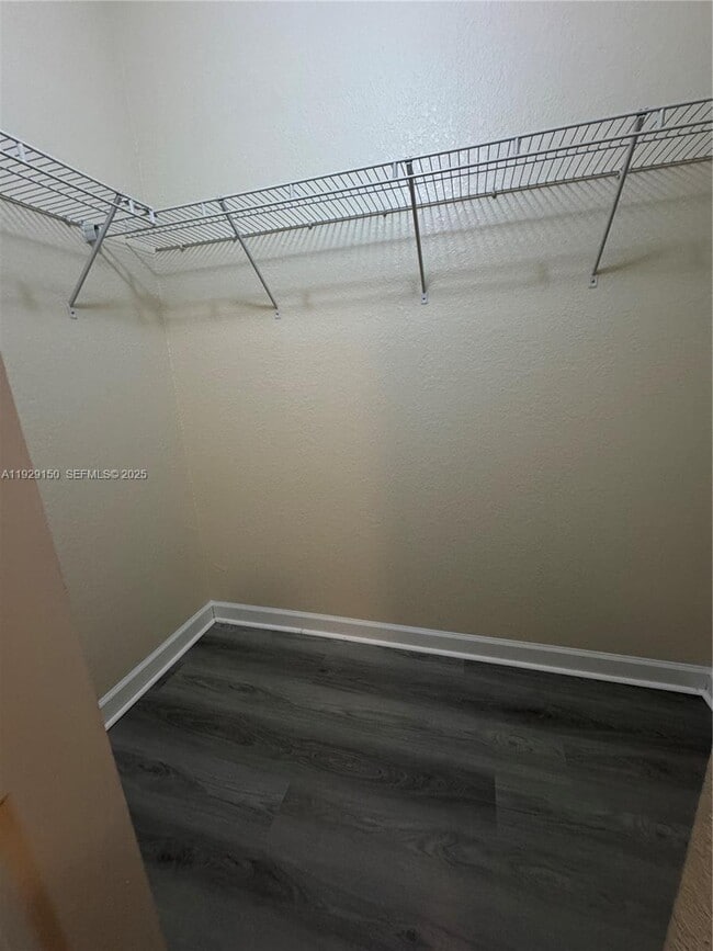 Building Photo - 12440 Emerald Creek Manor