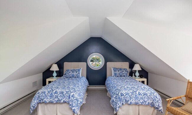 Building Photo - 480 Captains Neck Ln