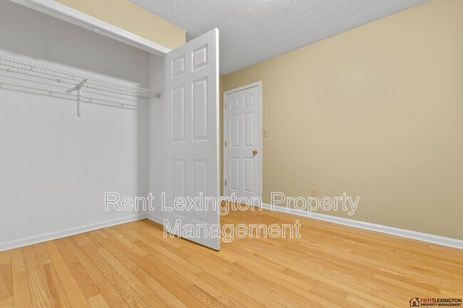 Building Photo - 531 Bell Pl Dr