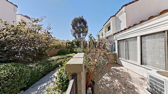 Building Photo - Charming 2Bd 2Ba Condo