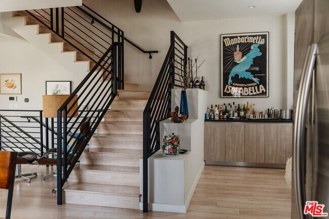 Building Photo - 6072 Pickford St