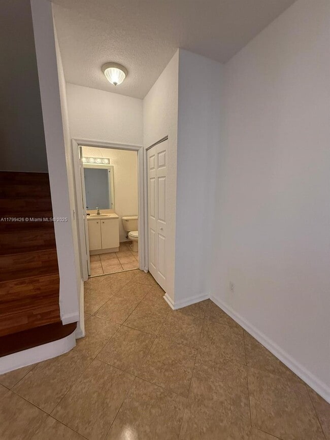 Building Photo - 1410 S Santa Catalina Cir