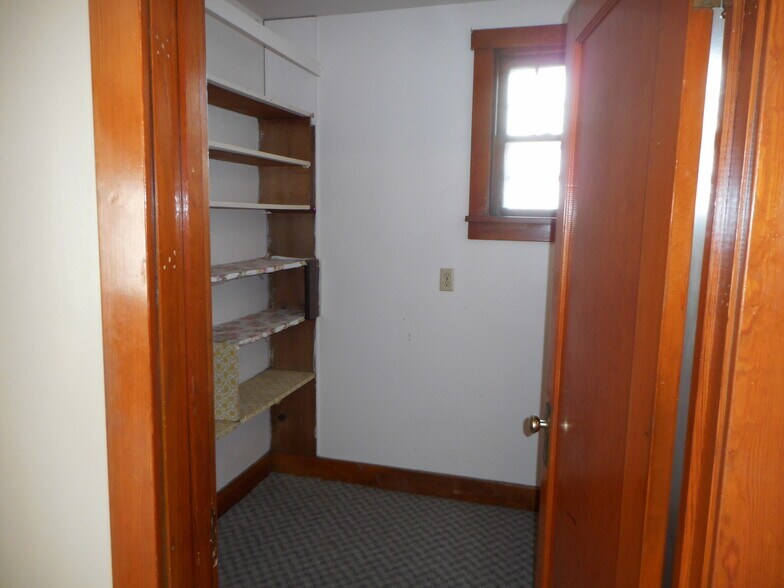 Building Photo - 318 Sheppard Ave