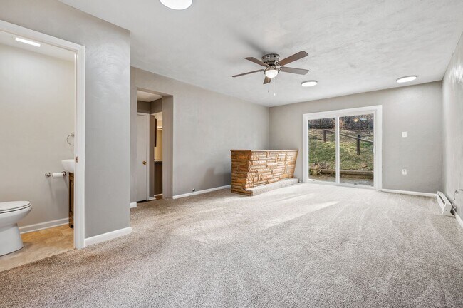 Building Photo - Updated 3 bedroom in Elliot Minutes from the West End Overlook!