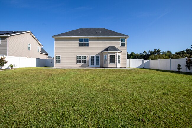 Building Photo - 678 Red Oak Ln