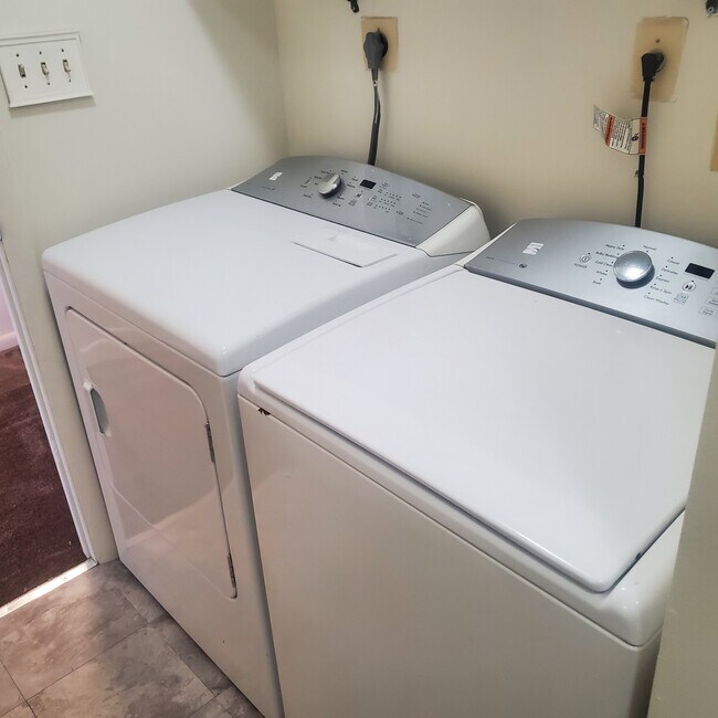 In unit Laundry - 76 Chelmsford Ct