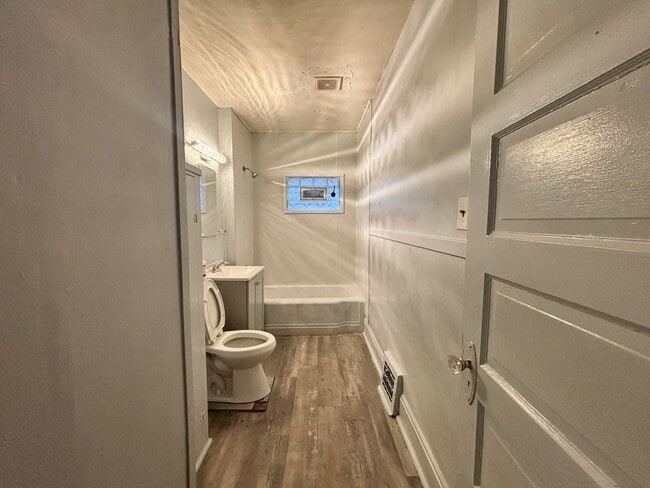 Building Photo - 4008 Ardmore Ave