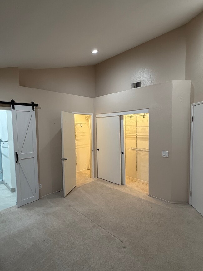 Building Photo - 1845 Blackhawk Ave