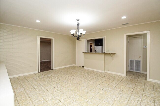 Building Photo - 2504 Clark Blvd