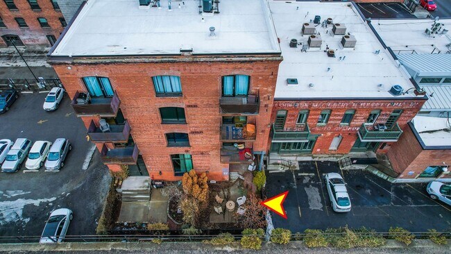 Building Photo - Cozy Loft in Downtown Spokane