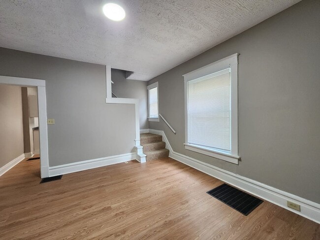 Building Photo - 363 Midland Ave