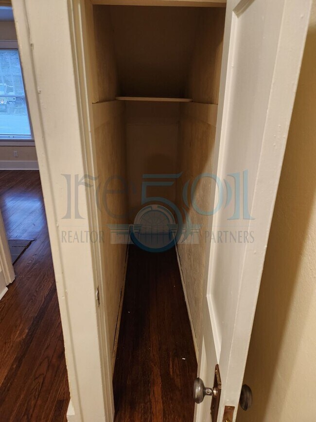 Building Photo - New Downtown Condo Feel With the Hillcrest Vibe!