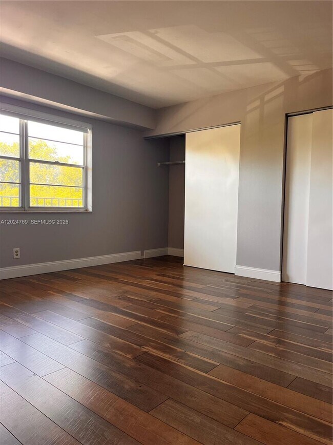 Building Photo - 3100 W Rolling Hills Cir