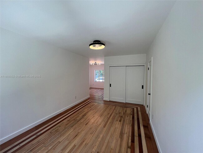 Building Photo - 145 NE 82nd Terrace