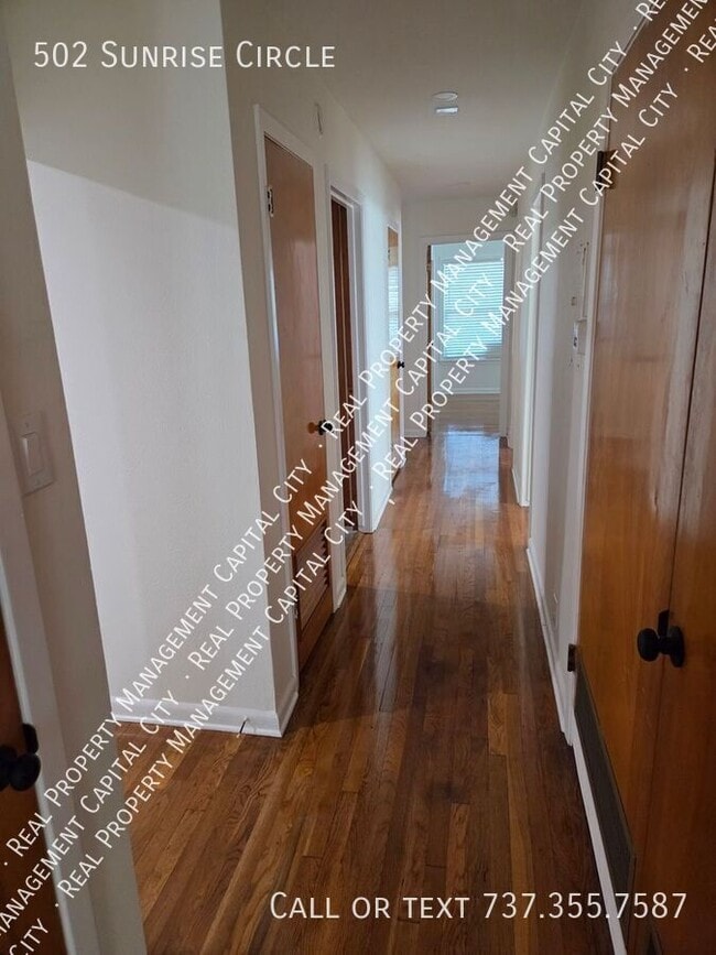 Building Photo - 502 Sunrise Cir