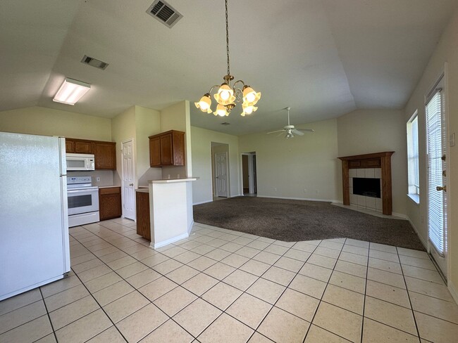 Building Photo - Duplex