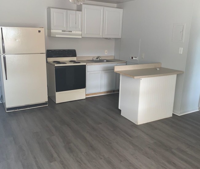 Building Photo - 37 Labrook Dr