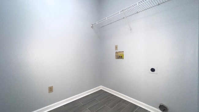 Building Photo - 6967 Manslick Rd