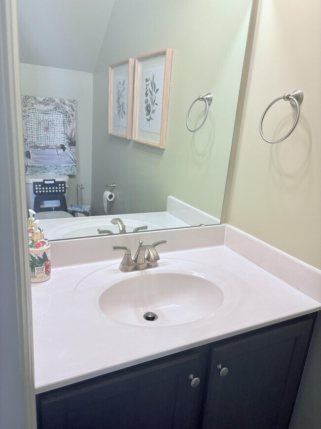 Building Photo - 456 Sullivan Loop Rd