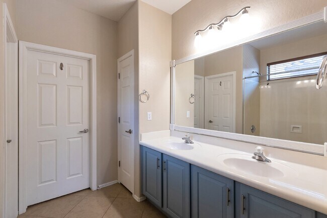 Building Photo - Lovely Anthem home on quiet cul-de-sac  no...