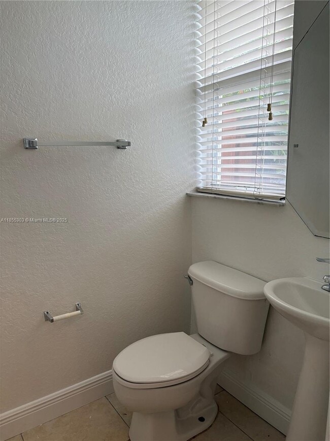 Building Photo - 6626 Hidden Cove Dr
