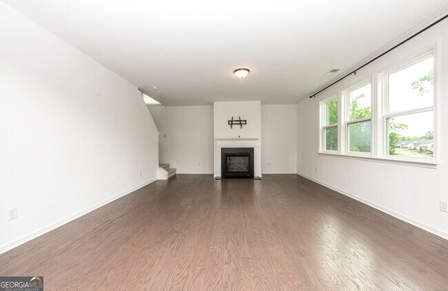 Building Photo - 5575 Coltman Dr