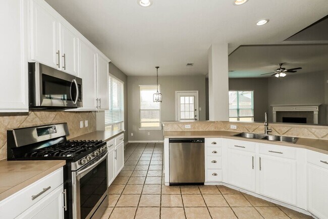 Building Photo - 1103 Redwood Meadow Ln