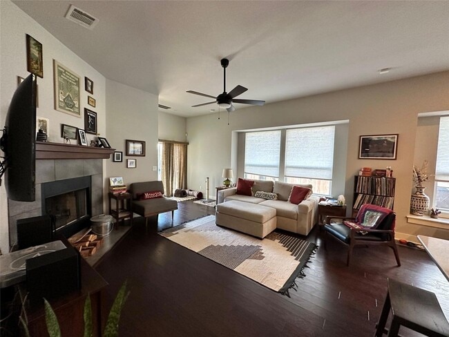 Building Photo - 8021 Izetta Ln