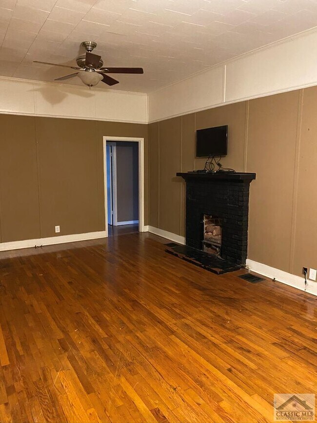 Building Photo - 5500 Price Mill Rd