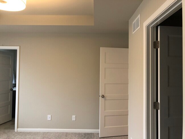 Building Photo - 604 Sugar Maple Ln