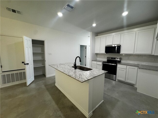Building Photo - 209 Elbert Ln