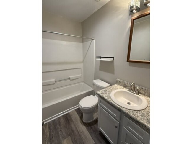 Building Photo - 629 Torhunta Dr